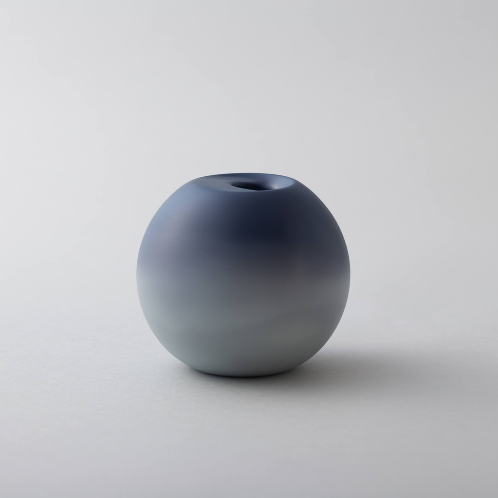 TIME VASE 紺から青磁(変化後の青磁色)