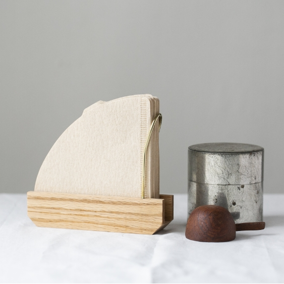 オーク材と真鍮のcoffee paper holder yotto