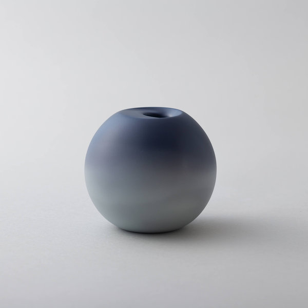 TIME VASE 紺から青磁（変化後の青磁色）